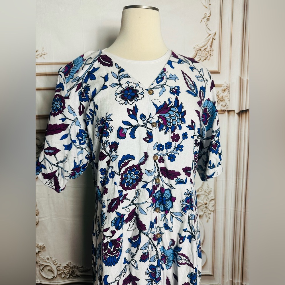 Liz Claiborne White Midi Dress with Blue & Burgundy Floral Print - Picture 4 of 7
